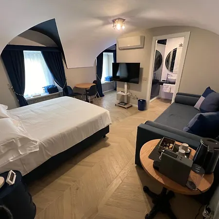 Rome Luxury Blue Suites- Love Exterior photo